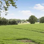3 Bedroom Beautiful In *