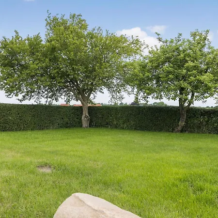 3 Bedroom Beautiful In Ferienhaus