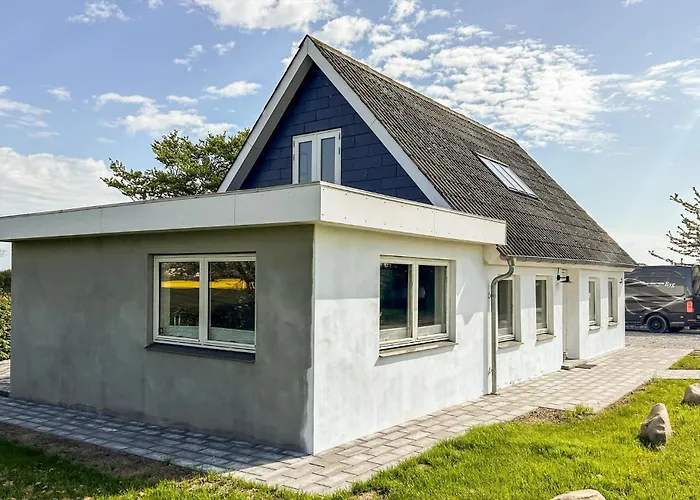 Dom wakacyjny 3 Bedroom Beautiful In Nordborg