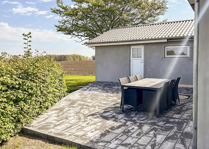 3 Bedroom Beautiful In Dom wakacyjny