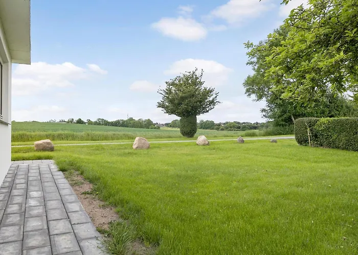 3 Bedroom Beautiful In Dom wakacyjny *